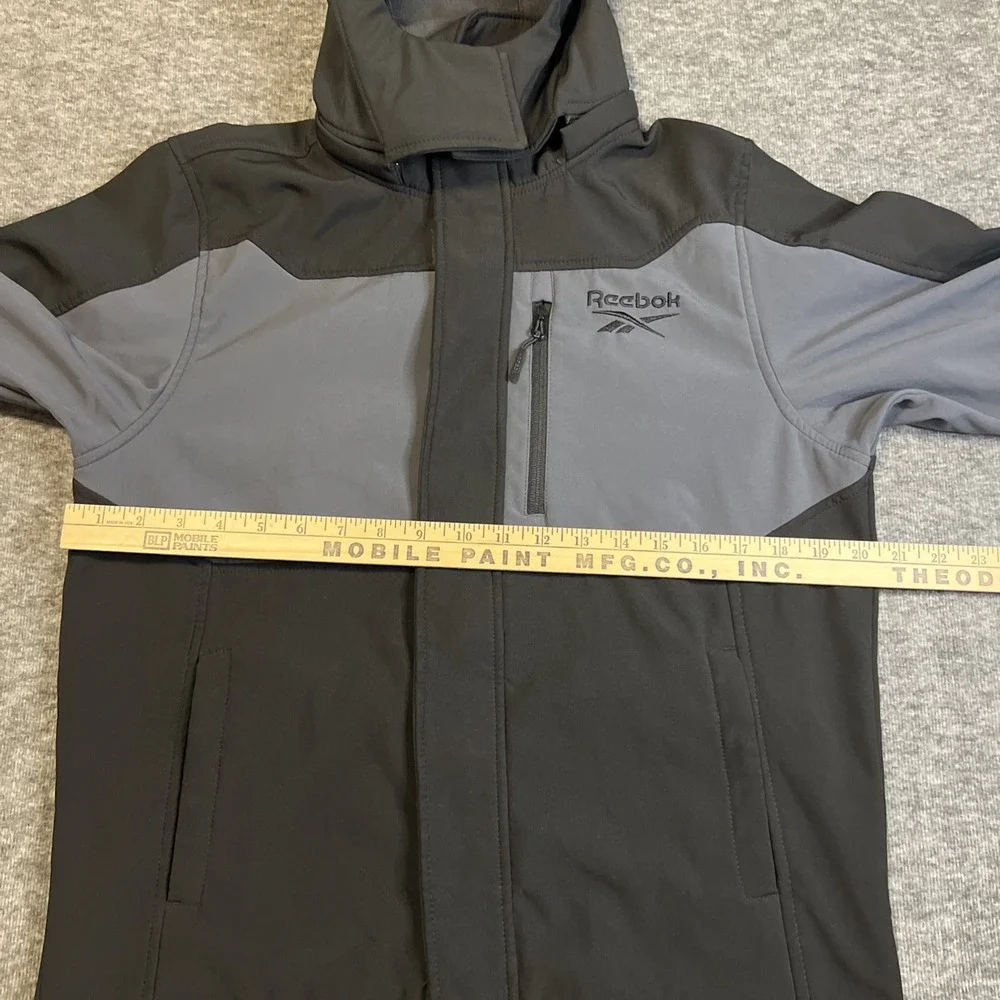REEBOK Midweight Softshell Jacket Boys Husky Size 10-12 Black/Gray Ready To Wear